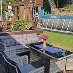 Frankes Lodge Apartment Mit Garten, 6 Einzelbetten, Parkplatz Appartamento