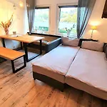 Frankes Mit Garten, 6 Einzelbetten, Parkplatz Apartment *