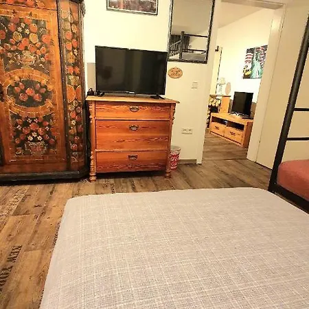 Frankes Mit Garten Und Pool, 6 Einzelbetten, Parkplatz Appartement