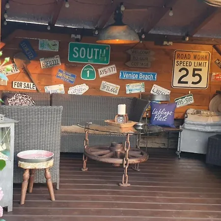 Frankes Mit Garten Und Pool, 6 Einzelbetten, Parkplatz דירה