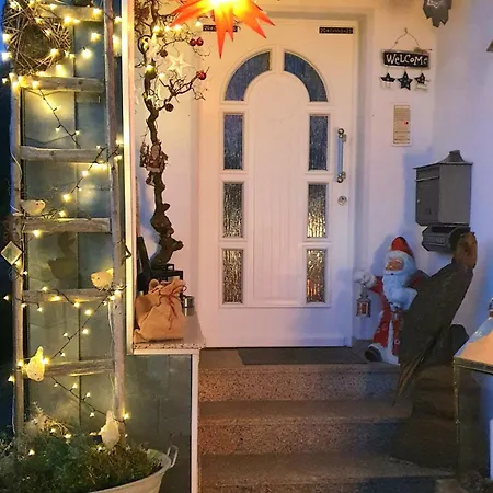 דירה Frankes Mit Garten Und Pool, 6 Einzelbetten, Parkplatz אסן