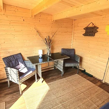 FRANKES LODGE Apartment mit Garten und Pool Appartement Essen
