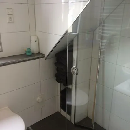 דירה Frankes Mit Garten Und Pool, 6 Einzelbetten, Parkplatz