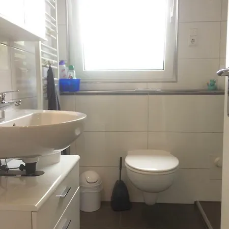 Appartement Frankes Mit Garten Und Pool, 6 Einzelbetten, Parkplatz *