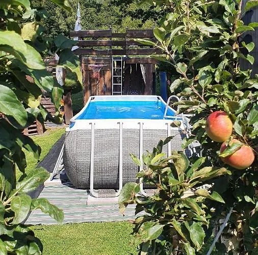 FRANKES LODGE Apartment mit Garten und Pool Essen