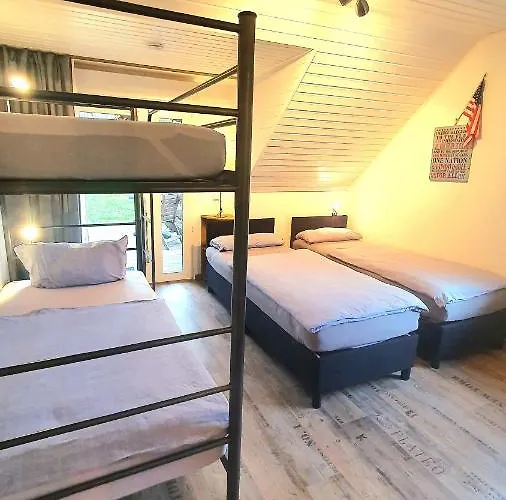 Frankes Mit Garten Und Pool, 6 Einzelbetten, Parkplatz Apartment