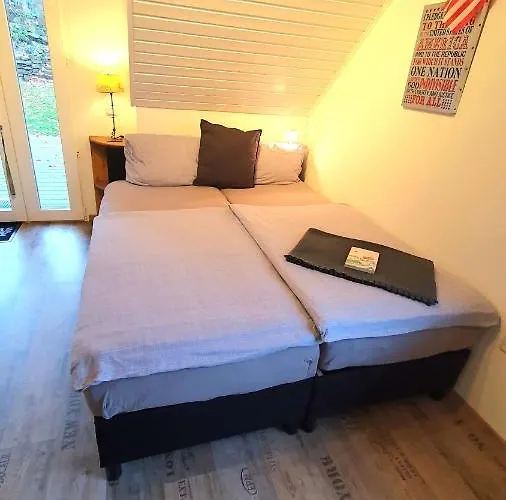 Appartement FRANKES LODGE Apartment mit Garten und Pool
